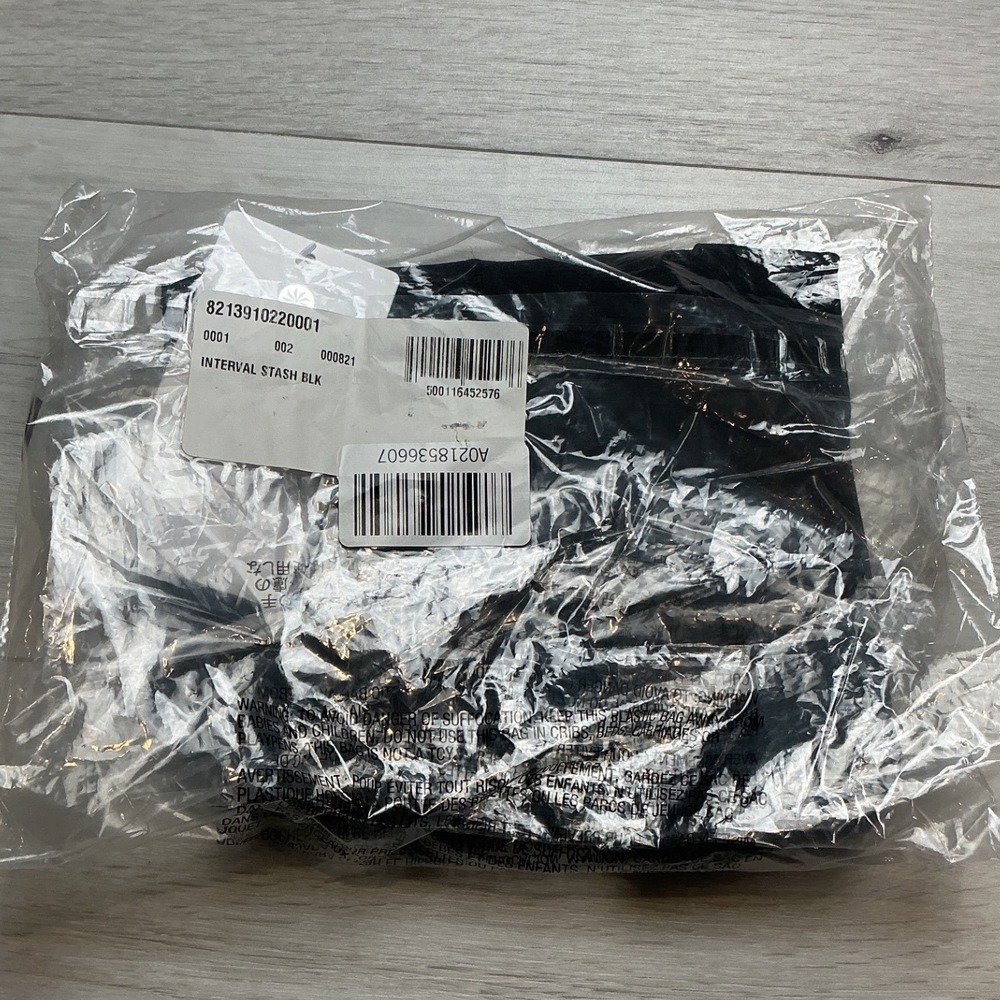 Athleta Interval Stash 7" Short Black XS New With Tags - Picture 2 of 6